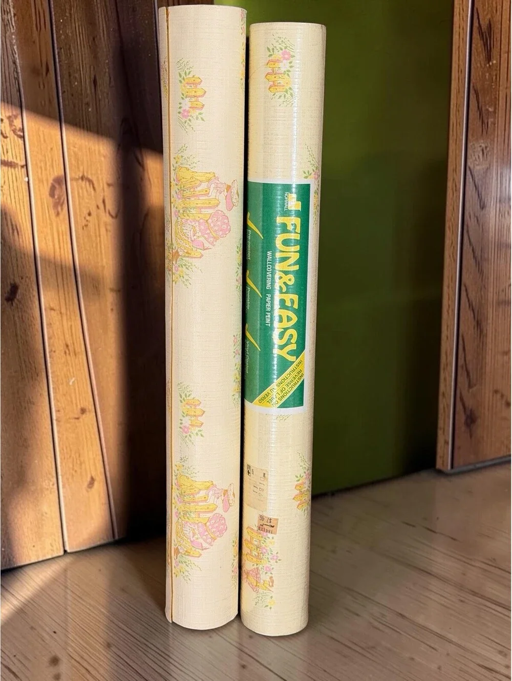 Vintage Norwall Kids Fun & Easy Wallpaper 70s Strawberry Shortcake Holly Hobby